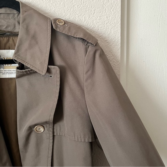 Vintage London Fog Double Breasted Trench Coat Size 36 S Tie Belt Unisex Tan - Picture 5 of 14